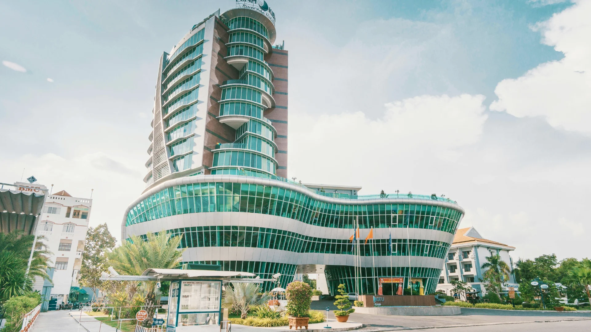 Luxury Hotel